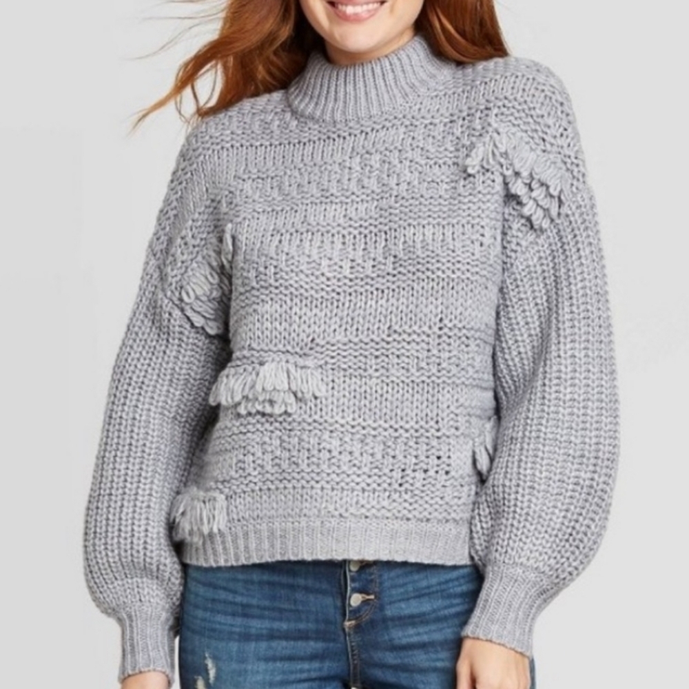 NEW! UNIVERSAL THREAD Chunky Knit Looped Fringe Pullover Sweater Medium.